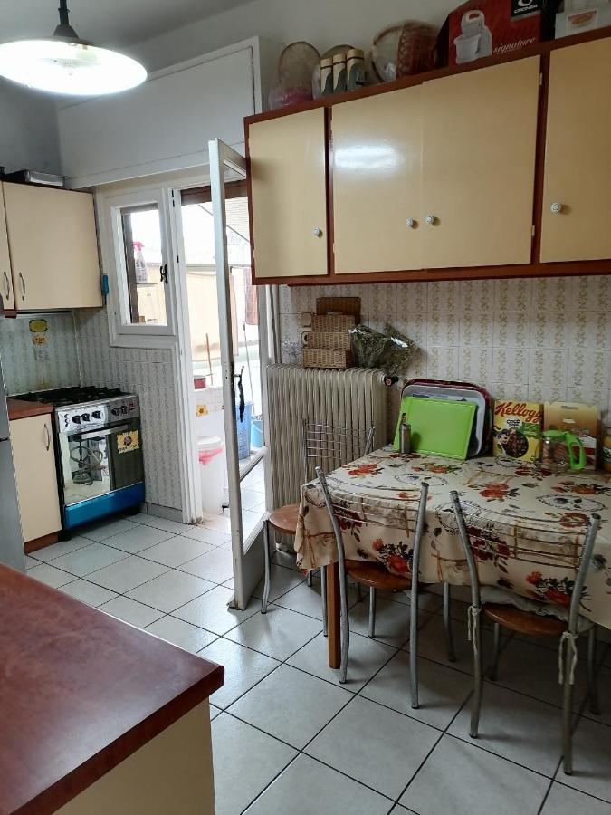 Уютный Дом 2 Athens Ngoại thất bức ảnh