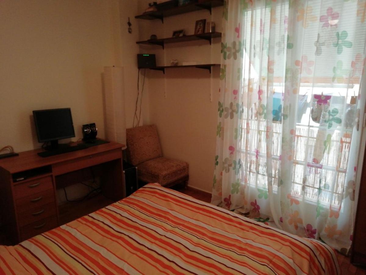 Уютный Дом 2 Athens Ngoại thất bức ảnh