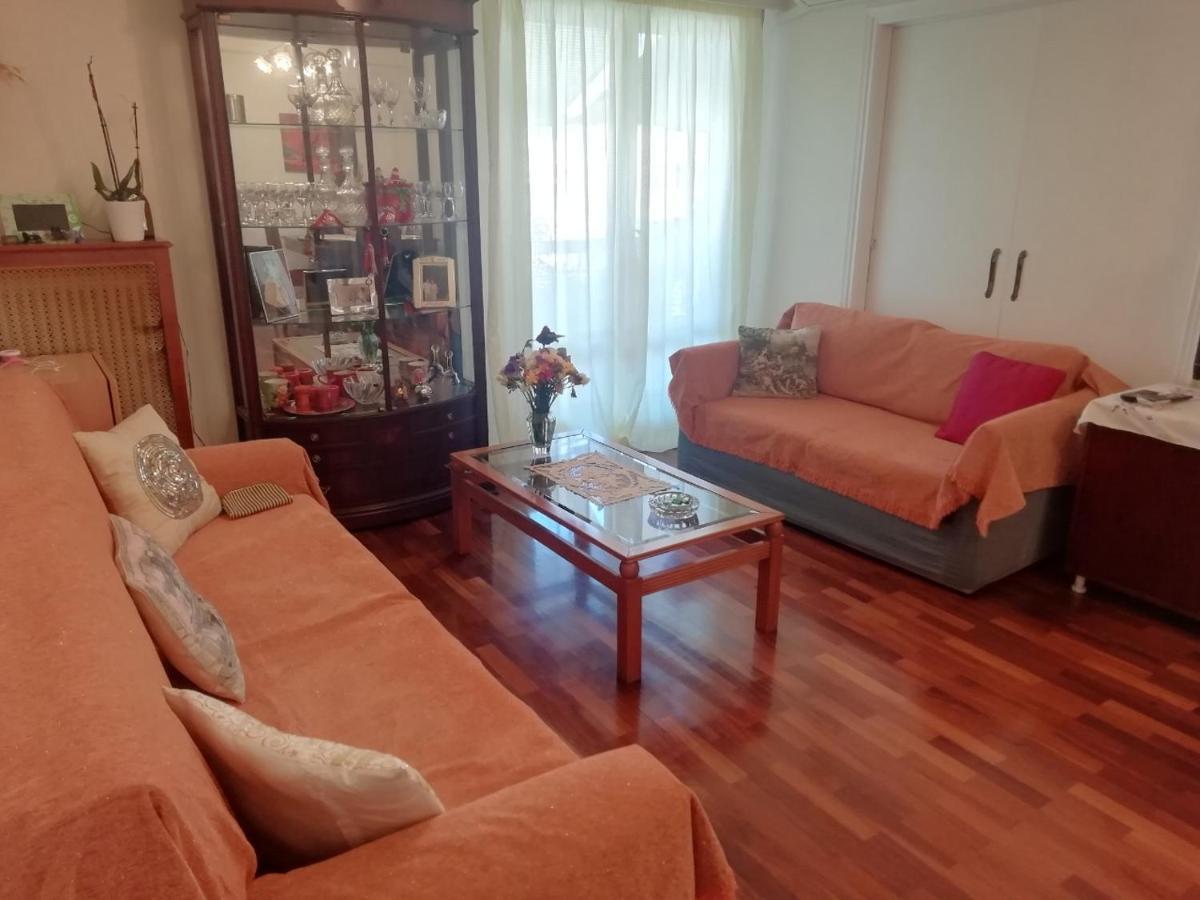 Уютный Дом 2 Athens Ngoại thất bức ảnh